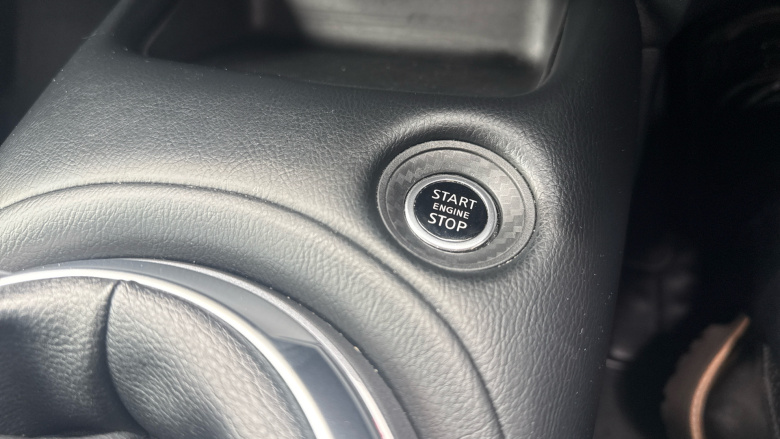 Nissan Juke 1.0 DiG-T 114 Tekna 5dr Petrol Hatchback